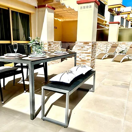 Nikkibeachfront * Marbellac