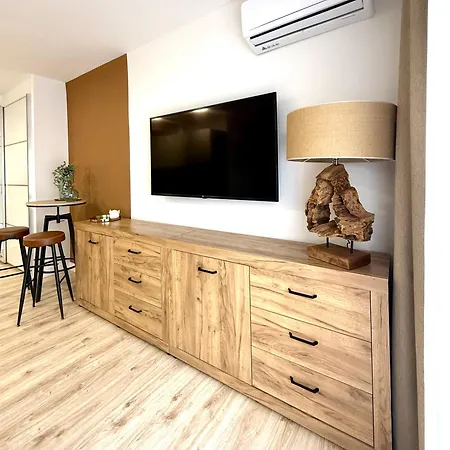 Nikkibeachfront Appartement *